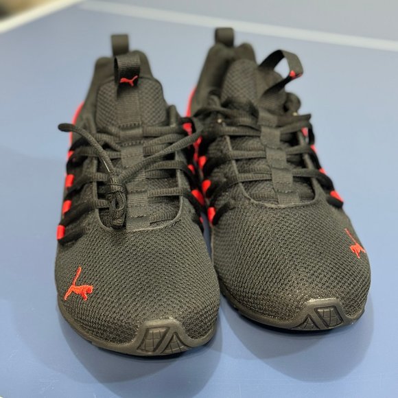 Puma Men's Size 9 Black and Red Training Sneakers- Used - Picture 4 of 10